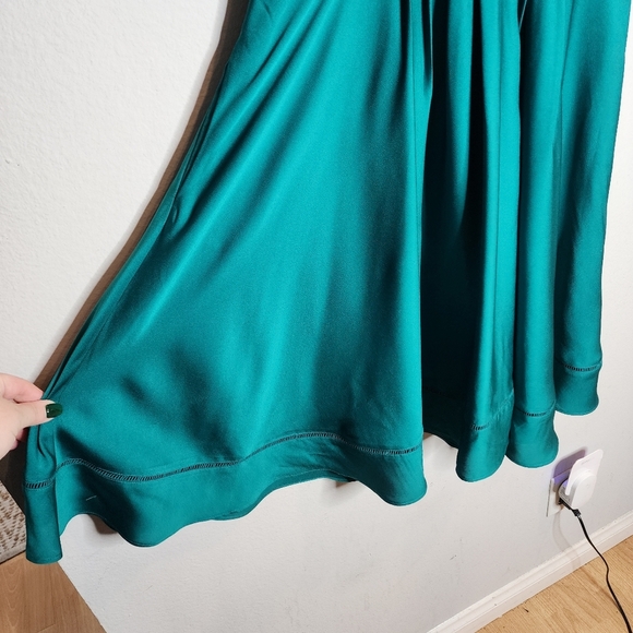Banana Republic 10 Tall Green Satin V-neck Sleeveless Midi Dress Size 10T - Picture 14 of 16
